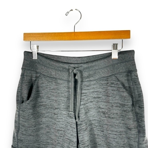 Athleta Downplay Shortie Activewear Workout Shorts, Heathered Grey, Size Small - Picture 2 of 10